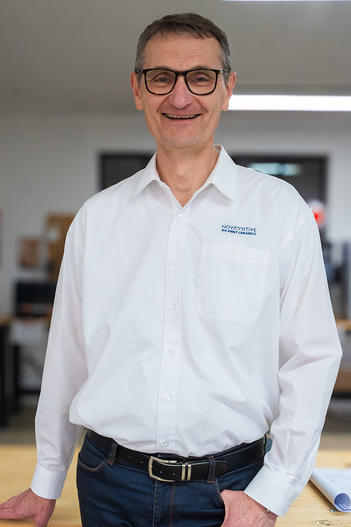 Photo de turbine d'avion représentant le domaine de l'aéronautique et du spatial pour Novadditive